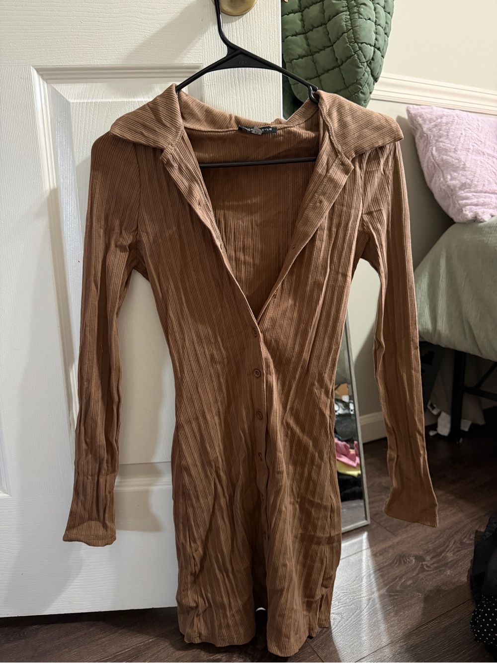 Kendall & Kylie Ribbed Long Sleeve Button-Front Dress in Brown